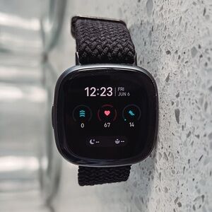 Fitbit 4 Versa